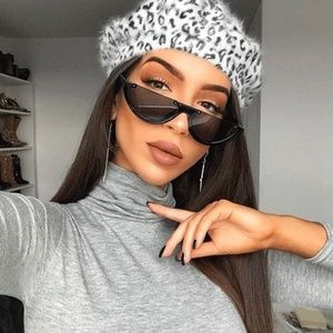 Designer Rounded Frames Black Sunglasses Fashion